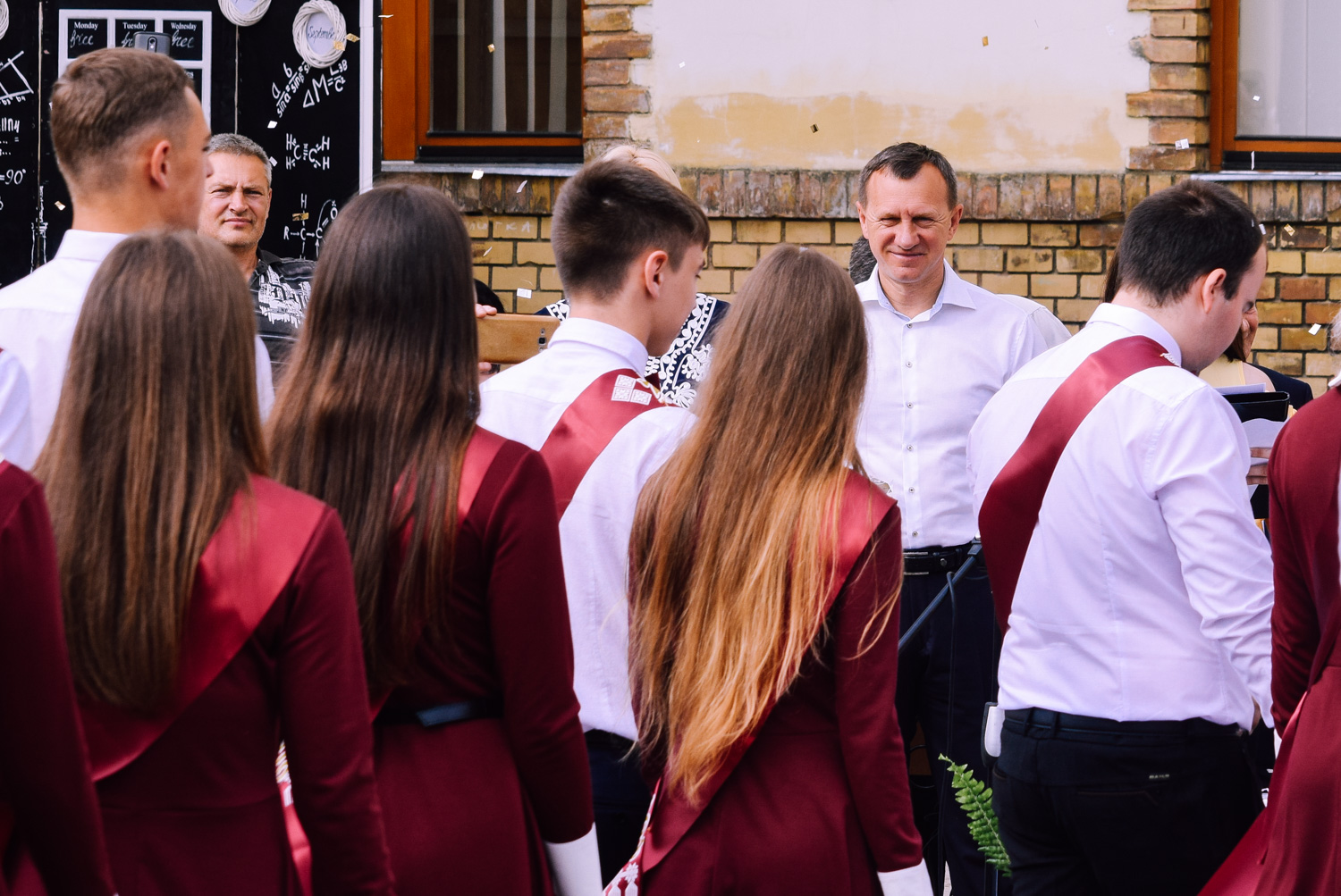 В ужгородських школах пролунав останній дзвоник