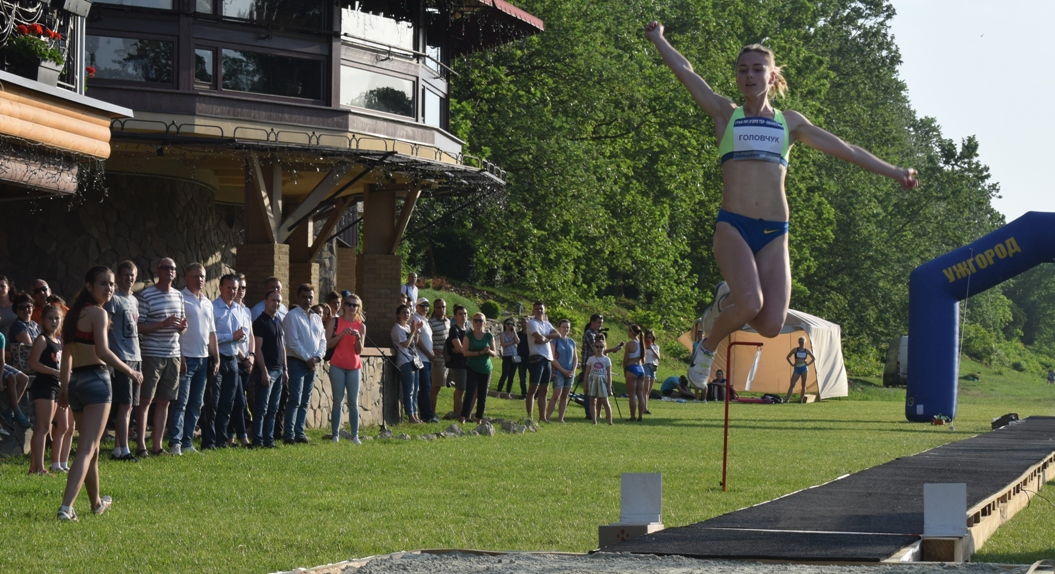 Гран-прі «Стрибки під музику – LONG JUMP & MUSIC»: в Ужгороді змагалися найкращі стрибунки України