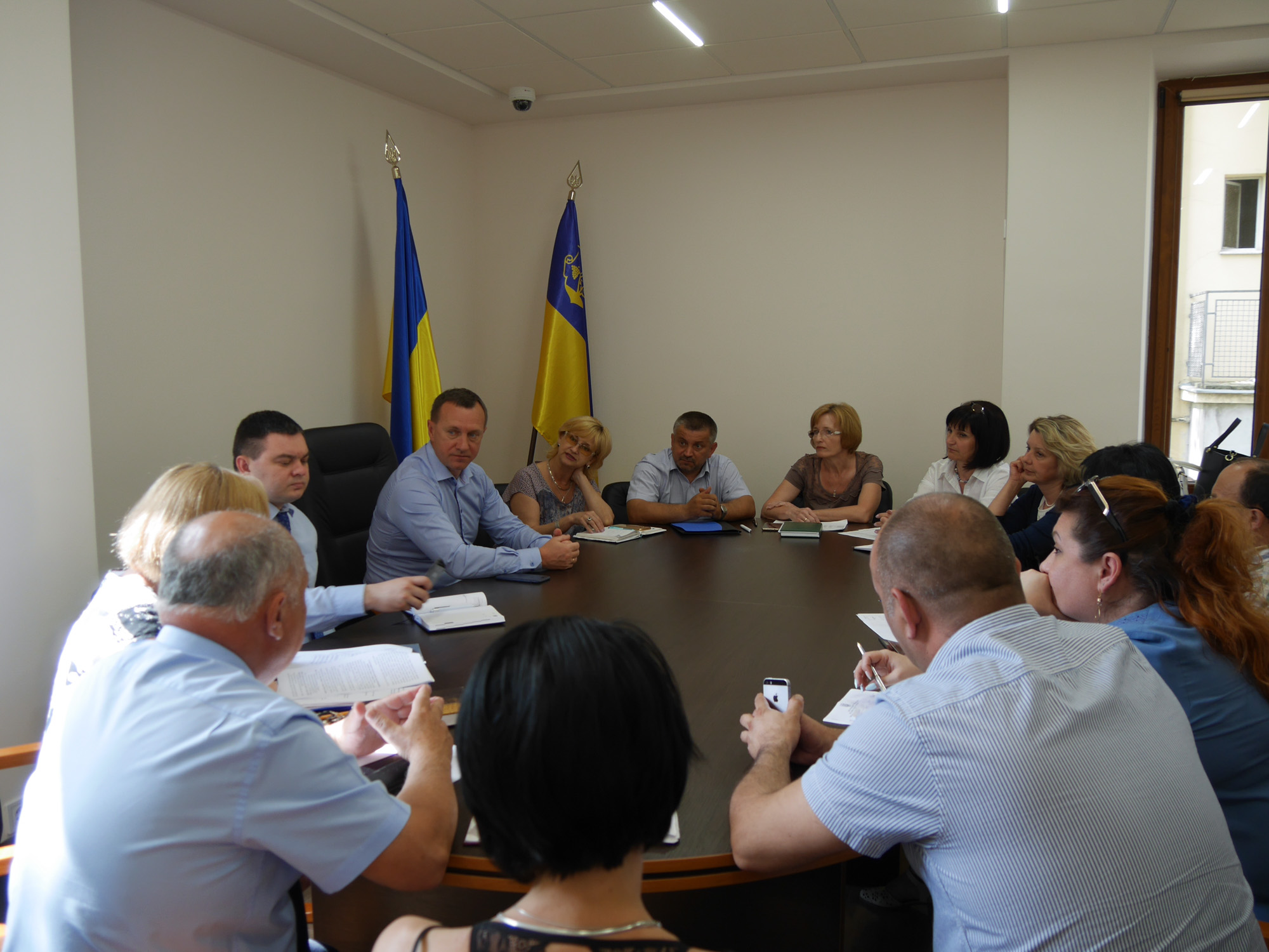 Ситуацію з витратами на лікування ужгородців та мешканців інших міст і районів Закарпаття в стаціонарі міських медичних закладів Ужгорода розглянули сьогодні в міській раді