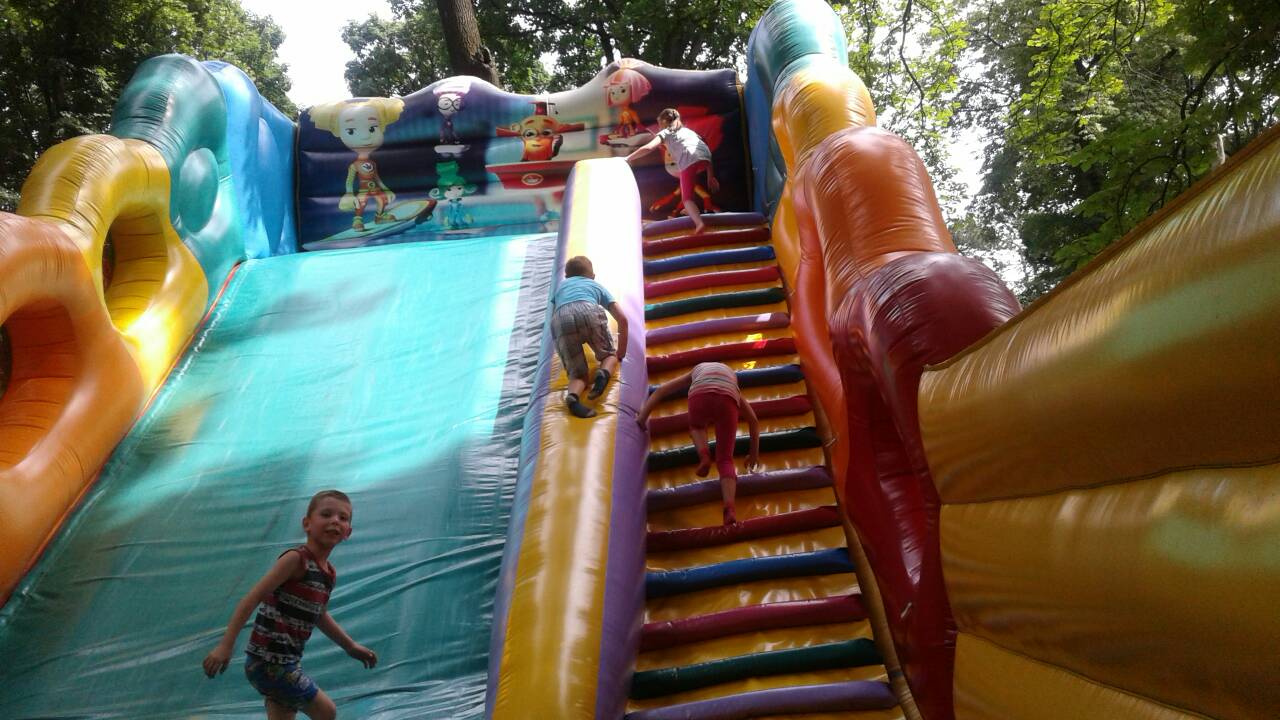 Для діток із родин учасників АТО, малозабезпечених організували свято