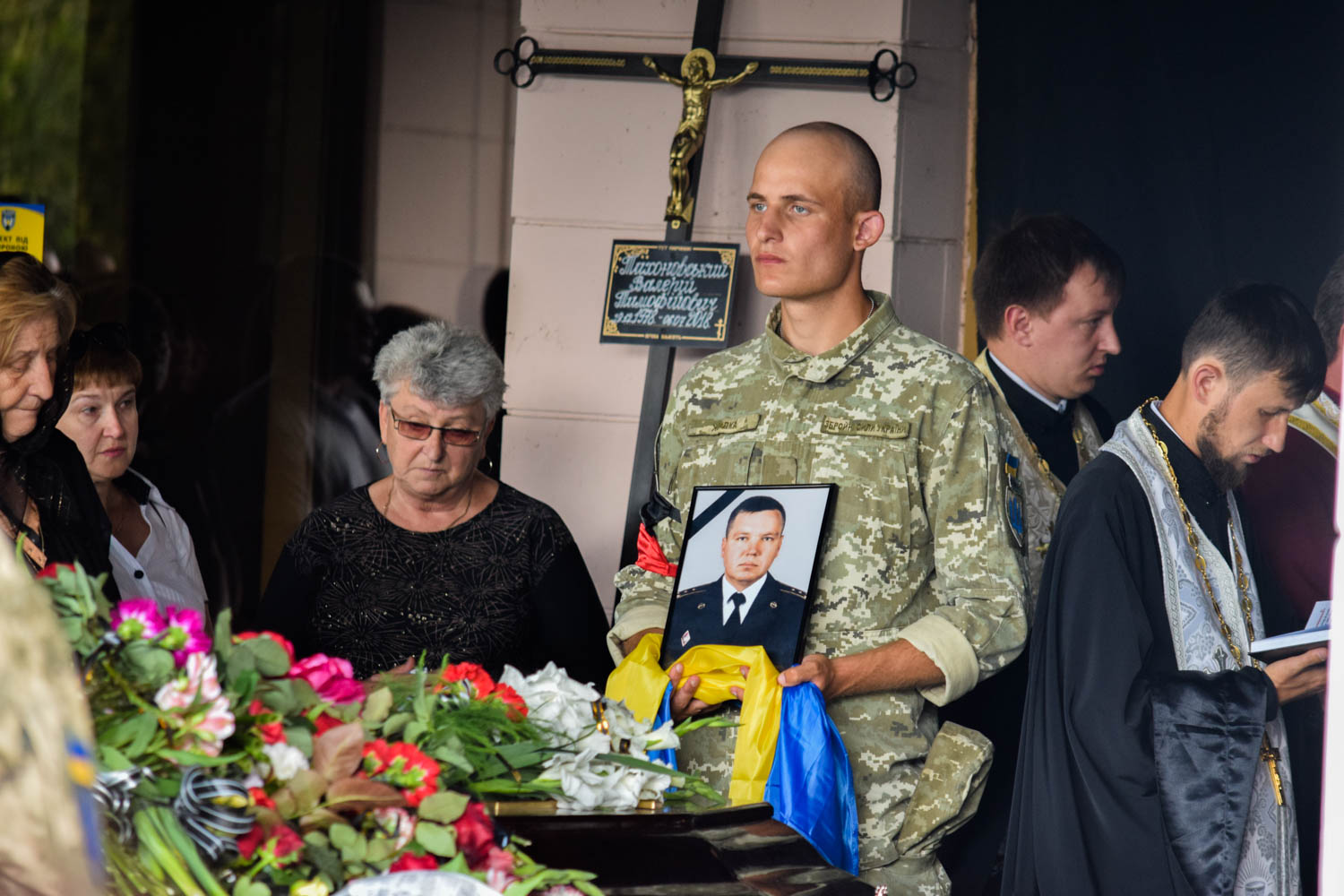 В Ужгороді попрощалися із загиблими військовослужбовцями