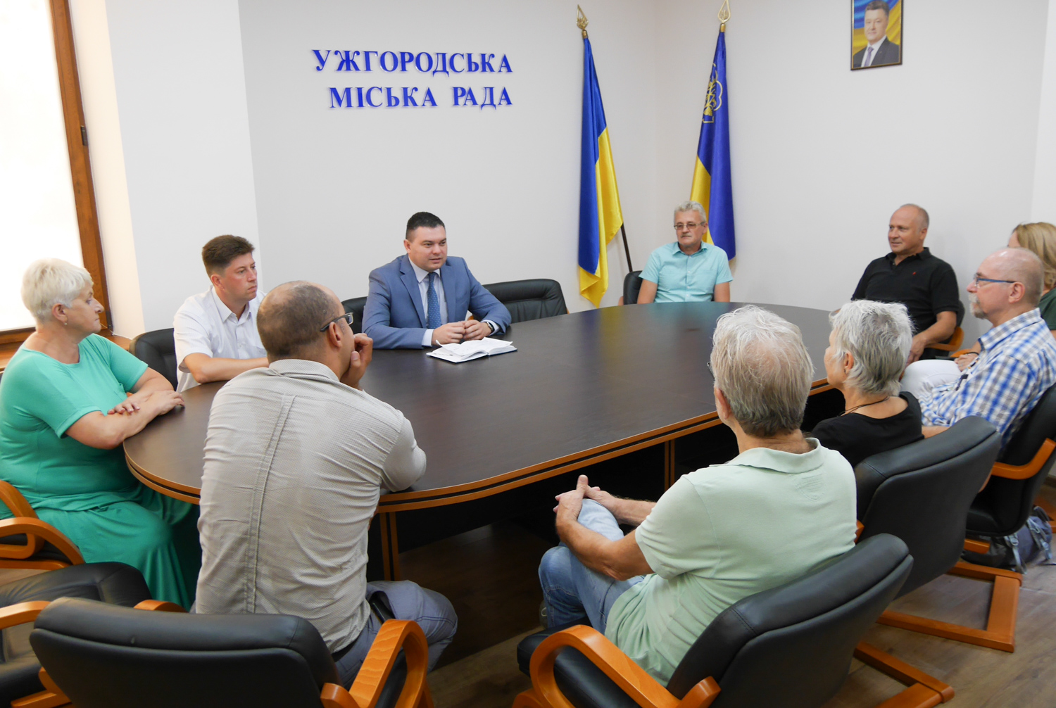 В Ужгородській міській раді відбулася зустріч із художниками Дармштадта