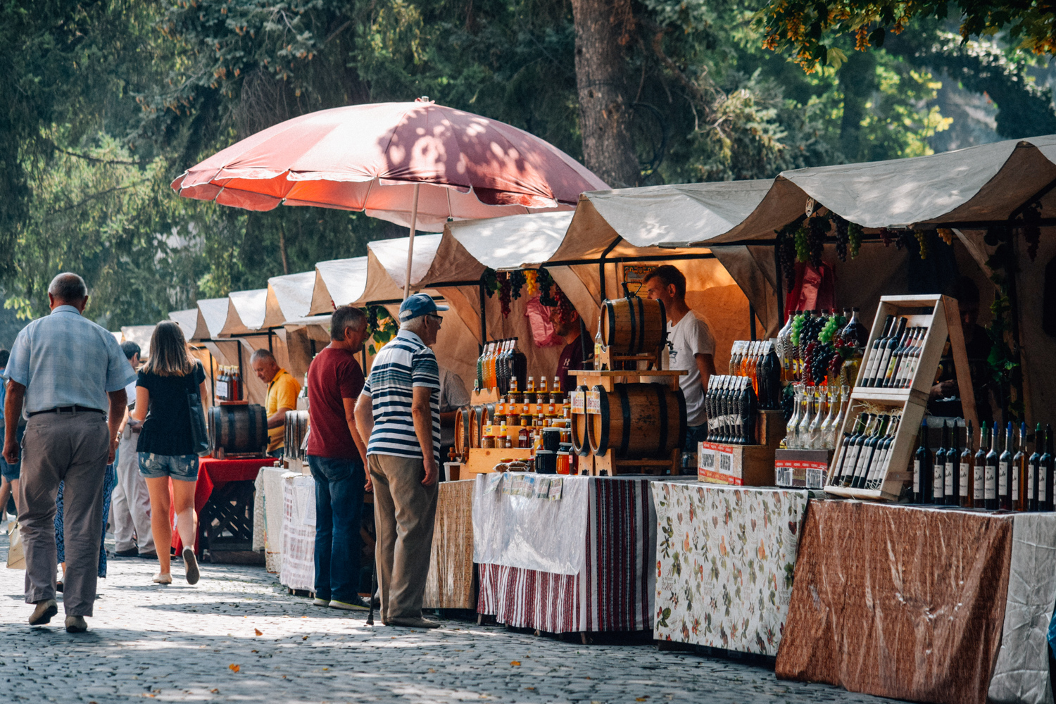 В Ужгороді стартував фестиваль-ярмарок “Медовий спас”