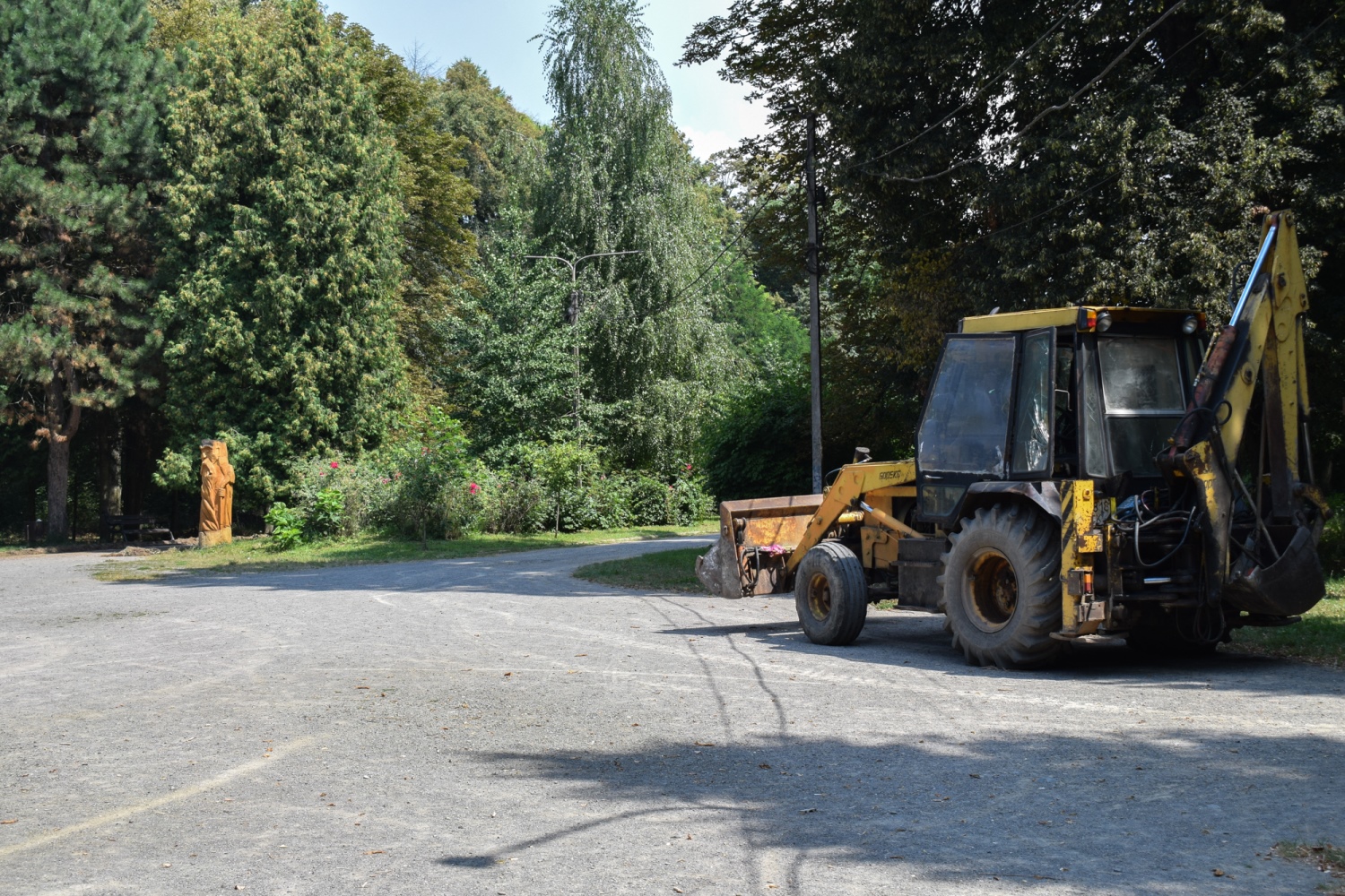 В Ужгороді впорядковують доріжки в Боздоському парку