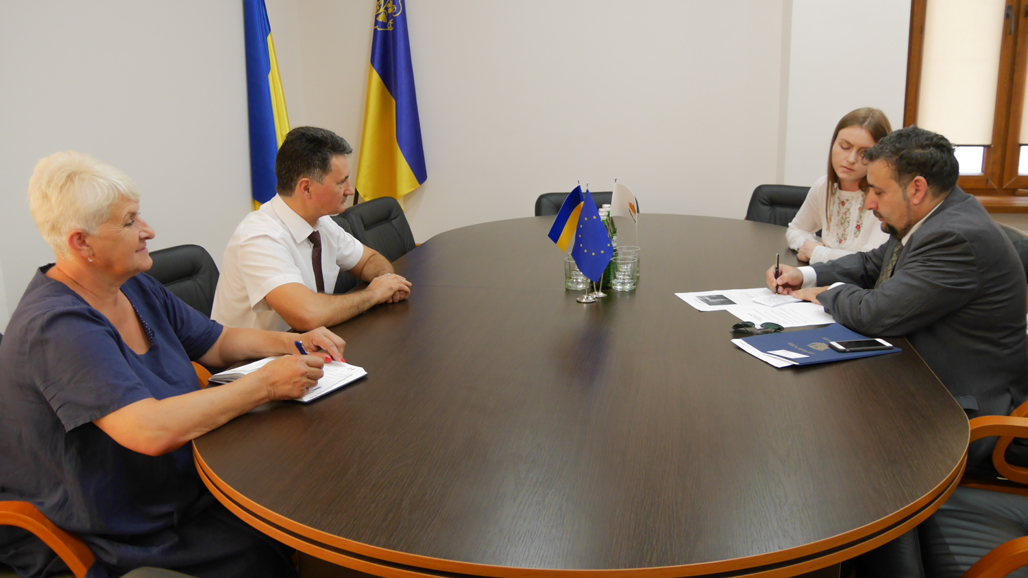 В Ужгородській міській раді відбулася зустріч з Надзвичайним і Повноважним Послом Республіки Кіпр в Україні Луїсом Телемаху