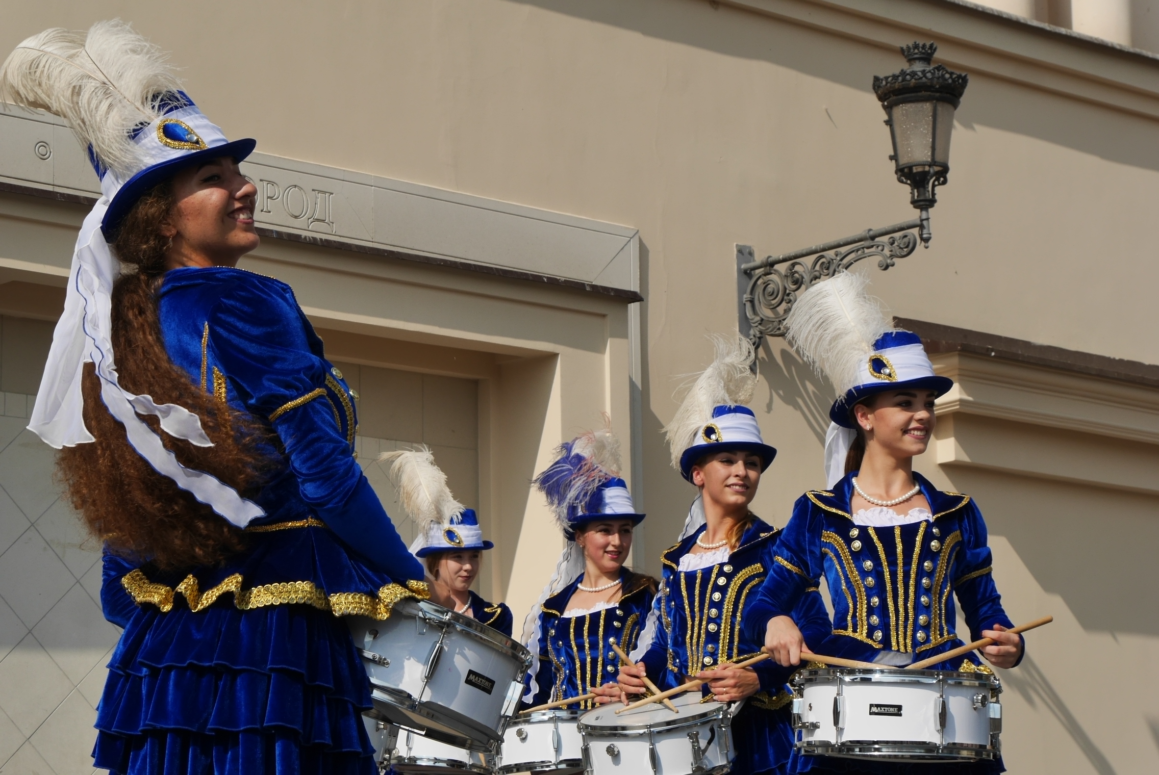 Мажоретки із “Акценту” привітали ужгородців із Днем міста