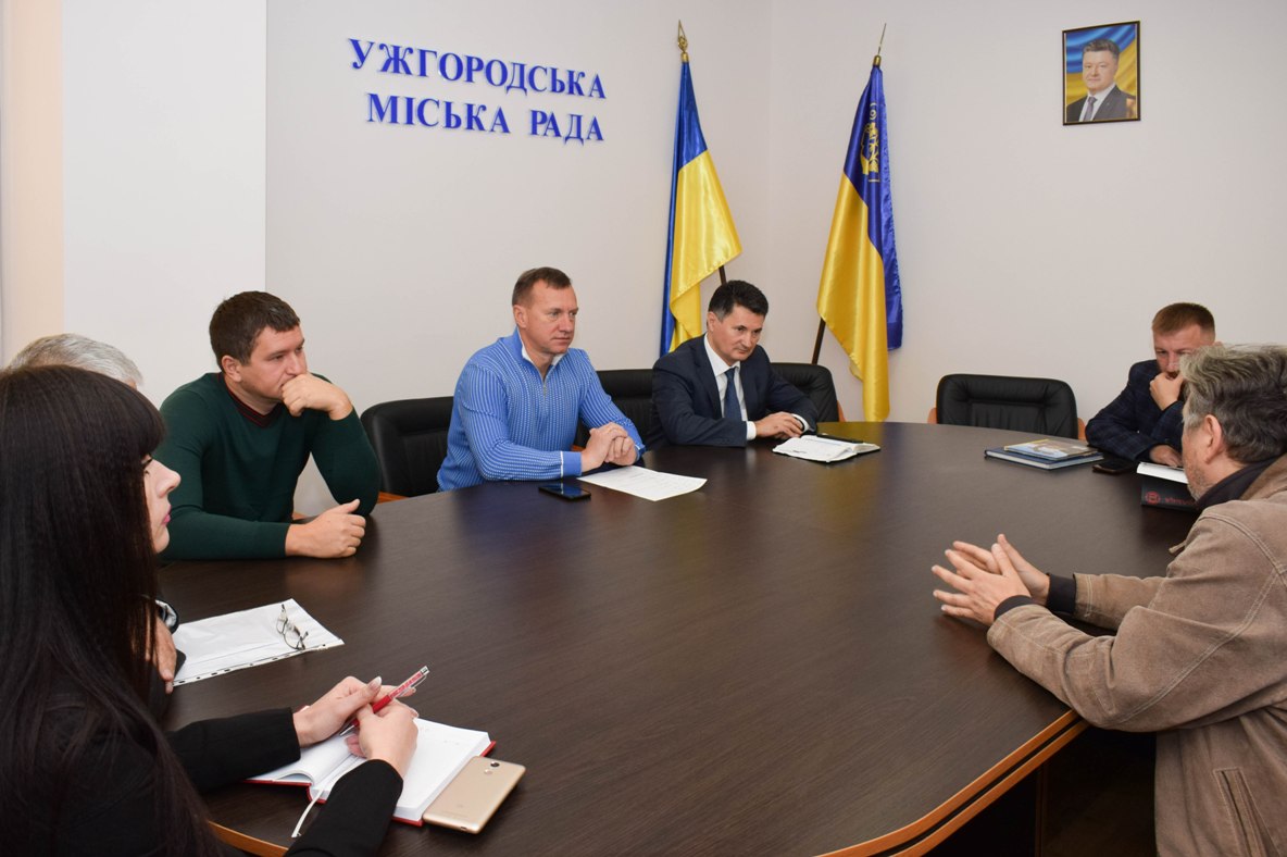Варіанти лавиць, світильників на набережній Незалежності винесуть на обговорення ужгородцям
