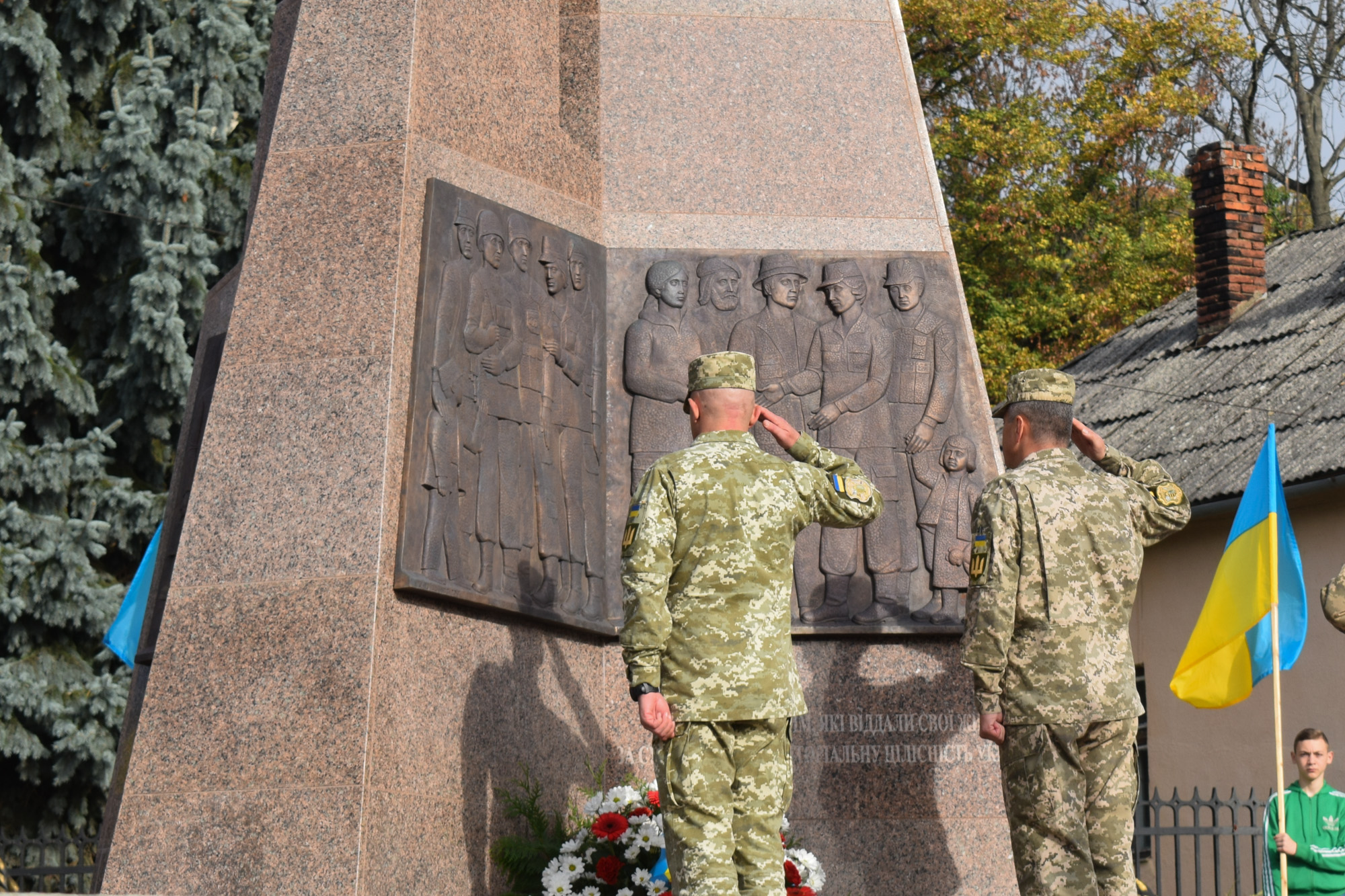 В Ужгороді відкрили монумент на честь загиблих на сході України закарпатських воїнів