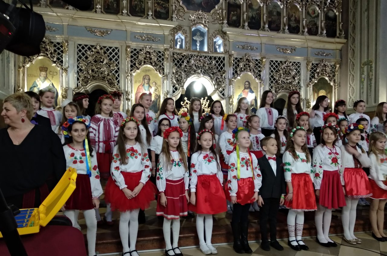 Юні музиканти провели різдвяний концерт в ужгородському Хрестовоздвиженському кафедральному соборі