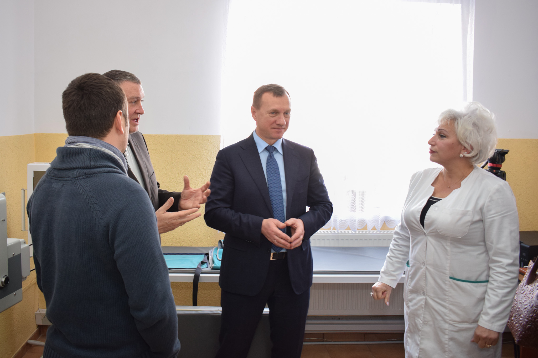 Благодійники передали в амбулаторію на Гранітній в Ужгороді нове рентгенологічне обладнання
